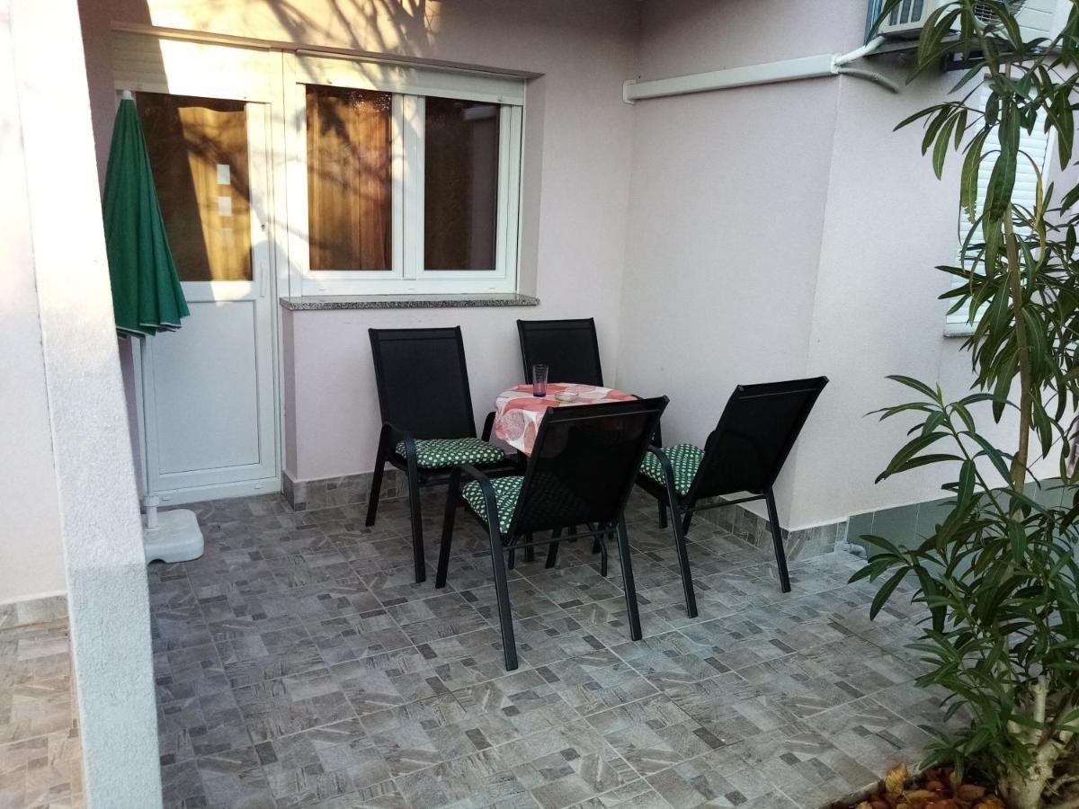 Apartment Buic Pula Bagian luar foto